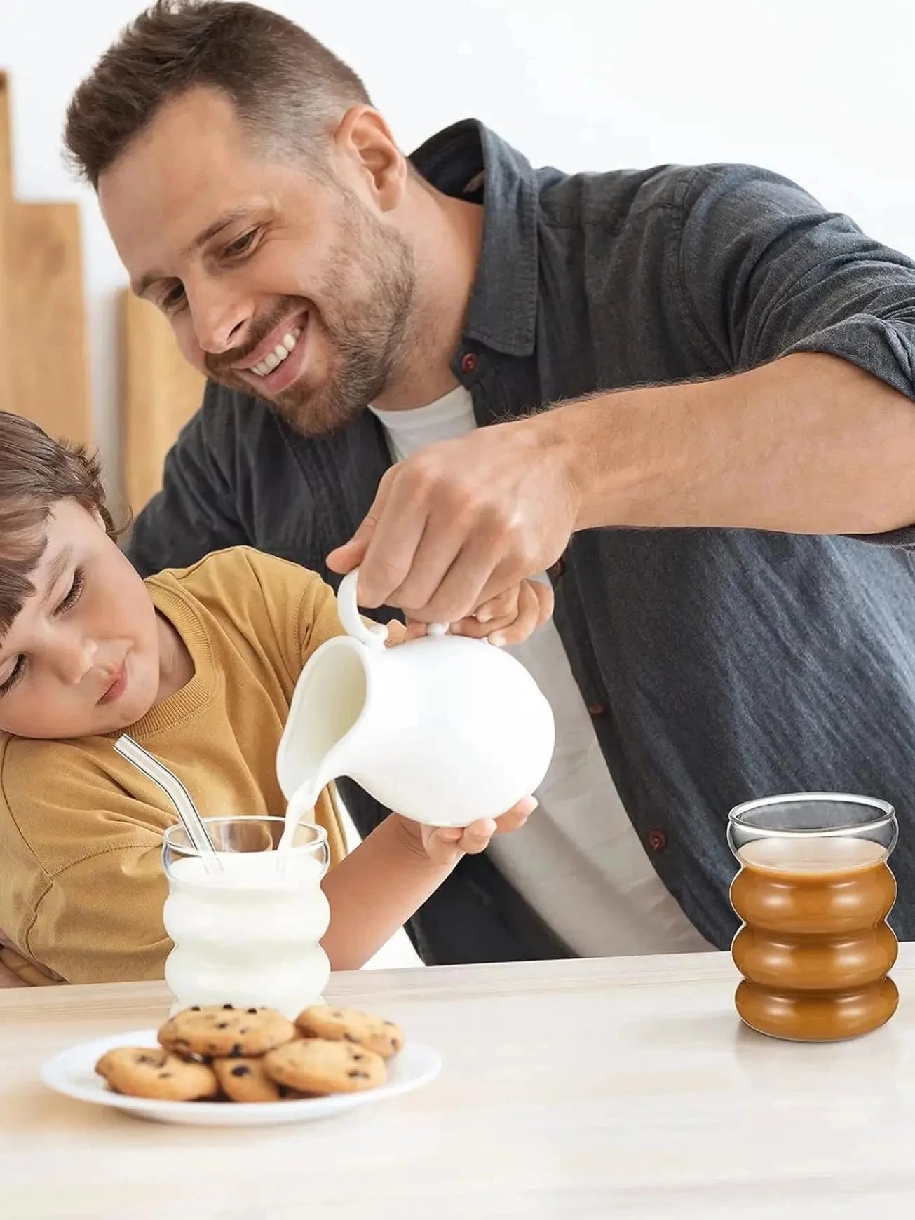 Wave Trinkgläser, wellenförmige Trinkgläser mit Strohhalm 2 - 4 Stück